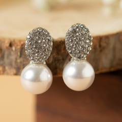 Sparking flower white pearl stud earrings