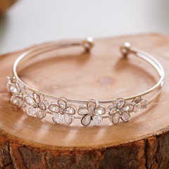 Adjustable silver plated flower design Bracelet