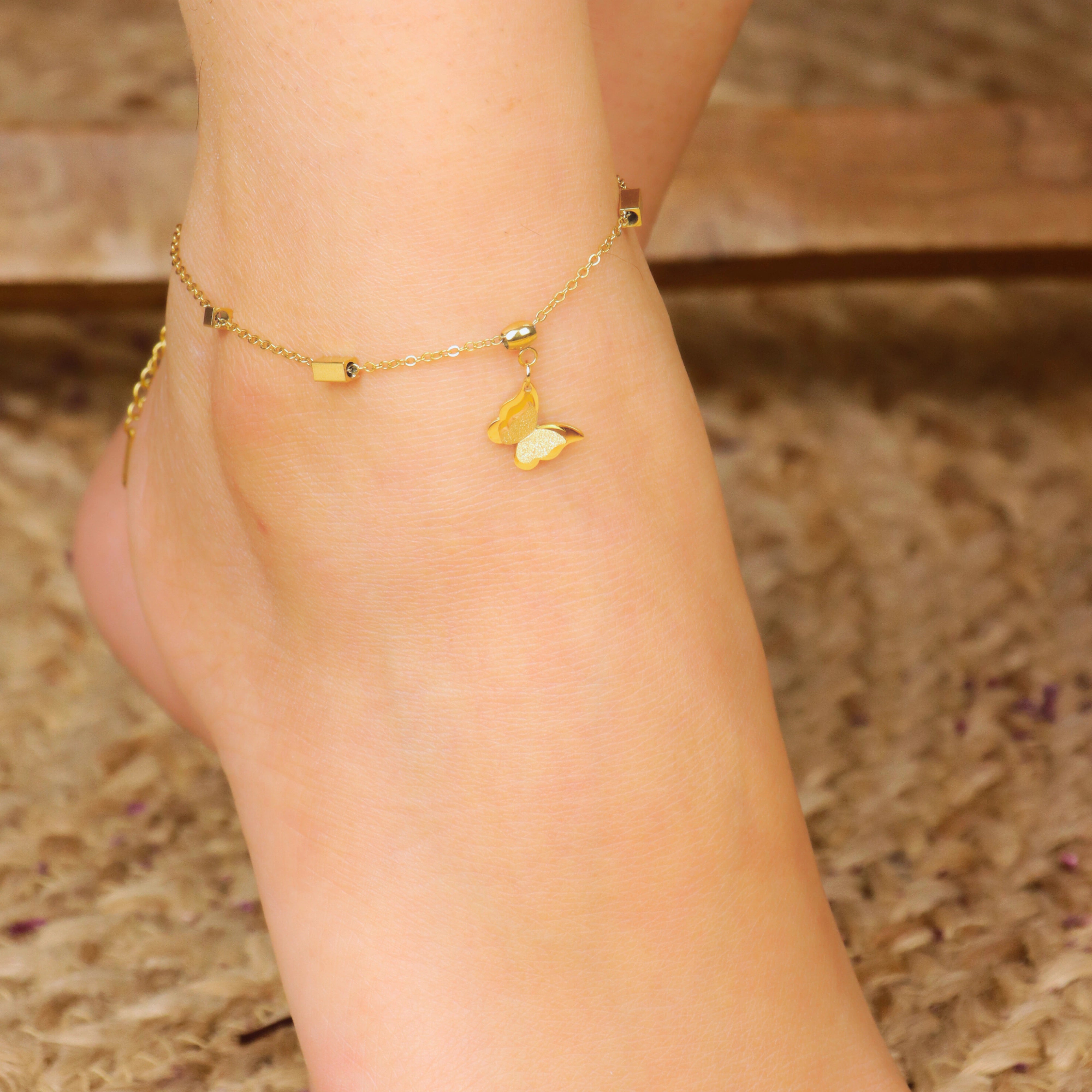 Textured Baterfly Charm Anklet - Rukhmani