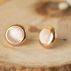 Round white stone stud earring