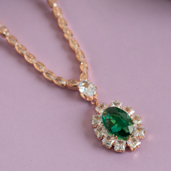 Set of green diamond pendant and earring