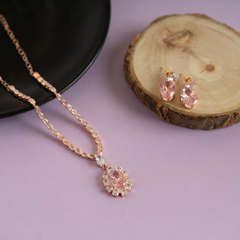 Set of pink diamond pendant and earring