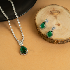 Natural Green Tear Diamond Clear Crystals Necklace With Earrings