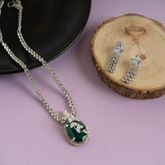 Unique Design Diamond Pendant Necklace with Earrings