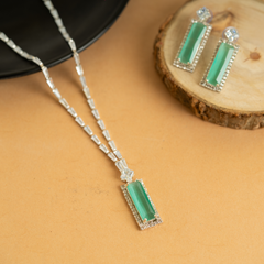 Natural Colombian Emerald American Diamond Necklace with Earrings