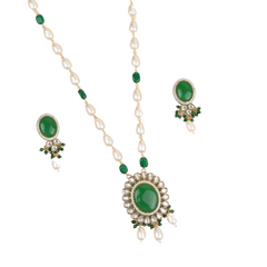 Green Stone Treasure Long Necklace with Earrings